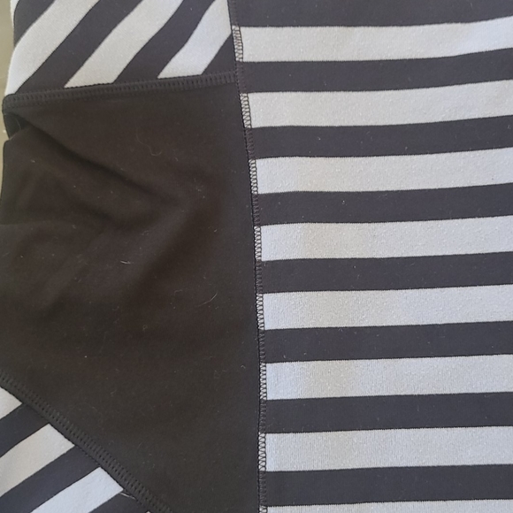 EUC Lululemon top - Picture 4 of 6